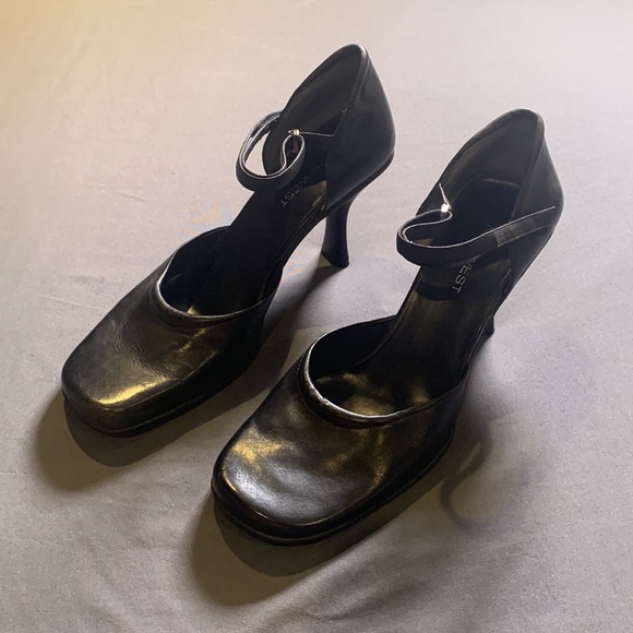 Nine West size 9 black heels. 3.75 inch heel height. - Picture 2 of 5